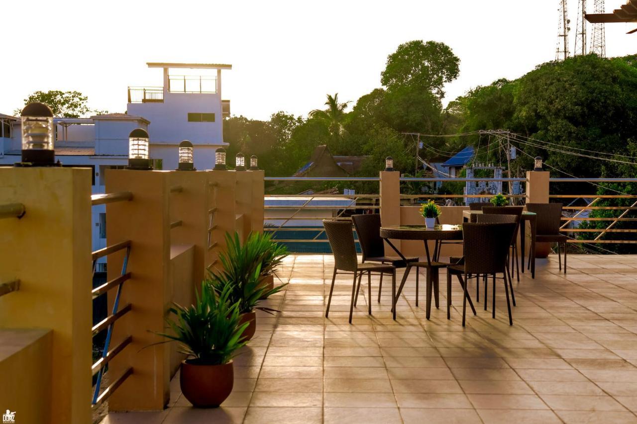 Dianna'S Inn โกรอน ภายนอก รูปภาพ
